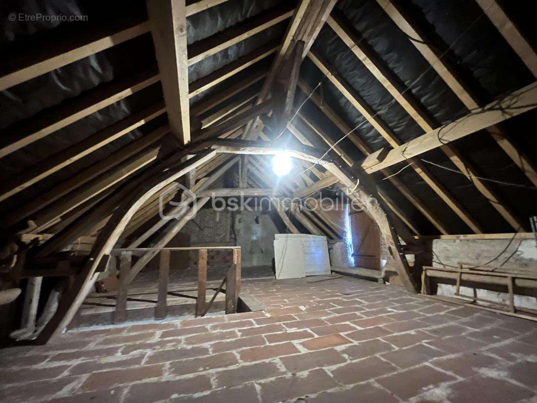 Maison à BELLEGARDE