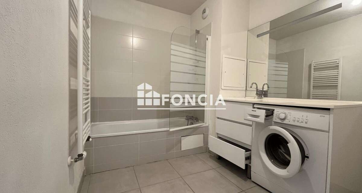 Appartement à L&#039;ISLE-D&#039;ABEAU