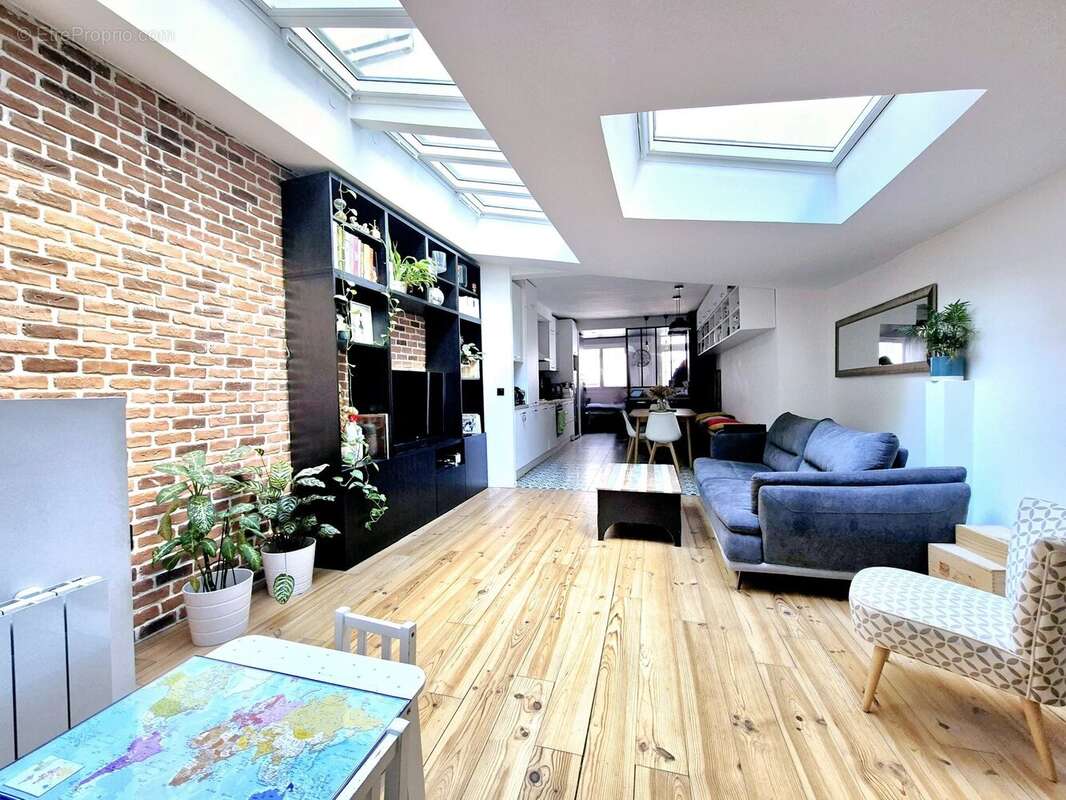 Appartement à PARIS-17E