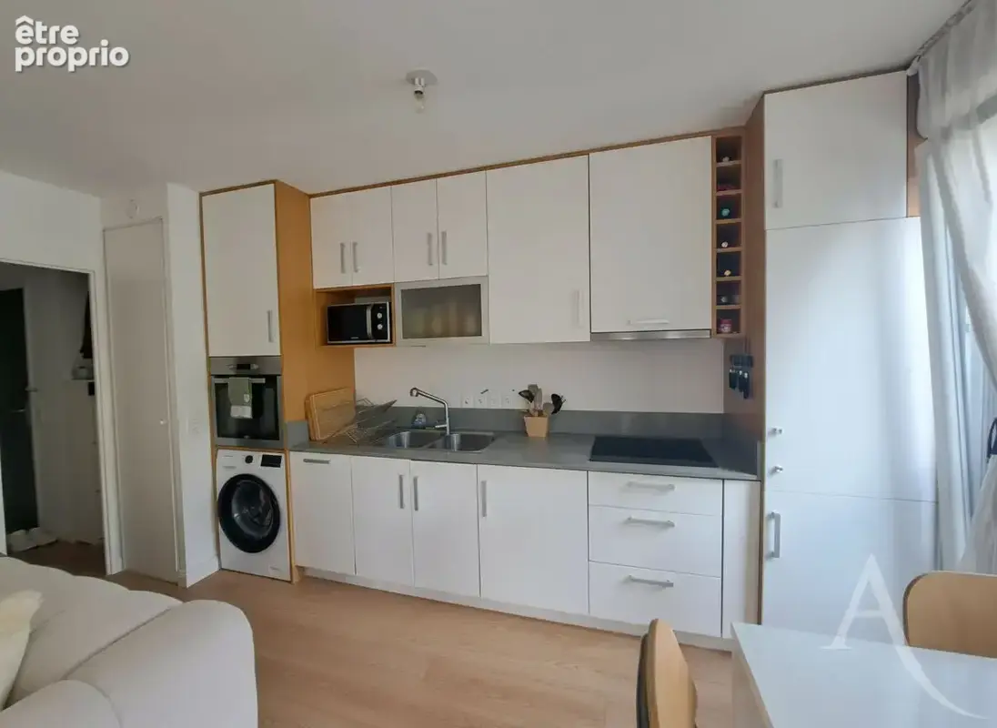 MAGNANVILLE - Appartement 2 pièces avec balcon et box - Résidence récente de 2014 - photo 2