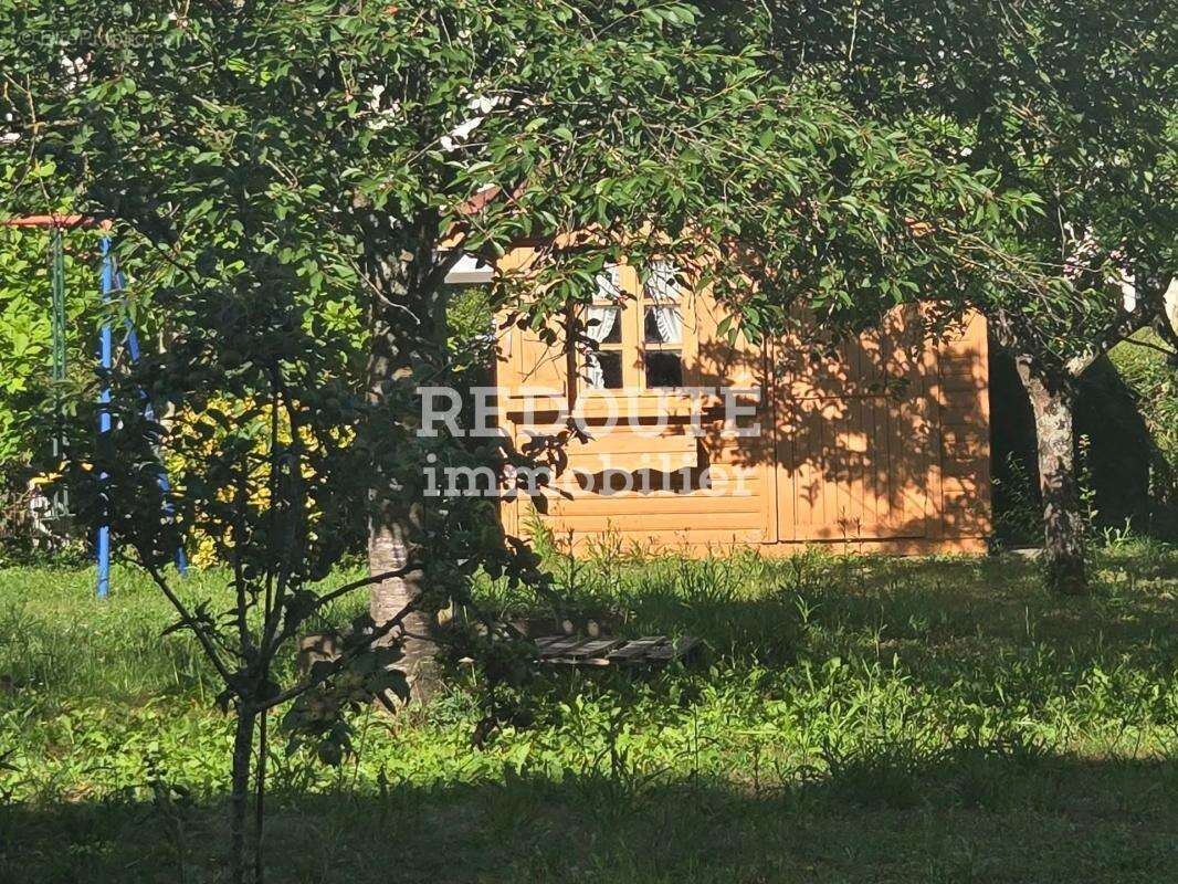 TERRAIN dit A BATIR de 445 m2 avec chalet - photo 2