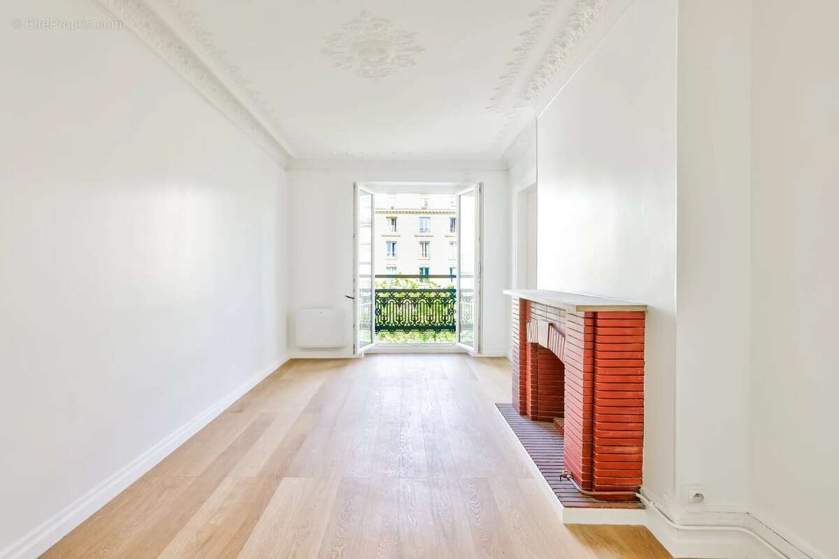 Appartement à PARIS-17E