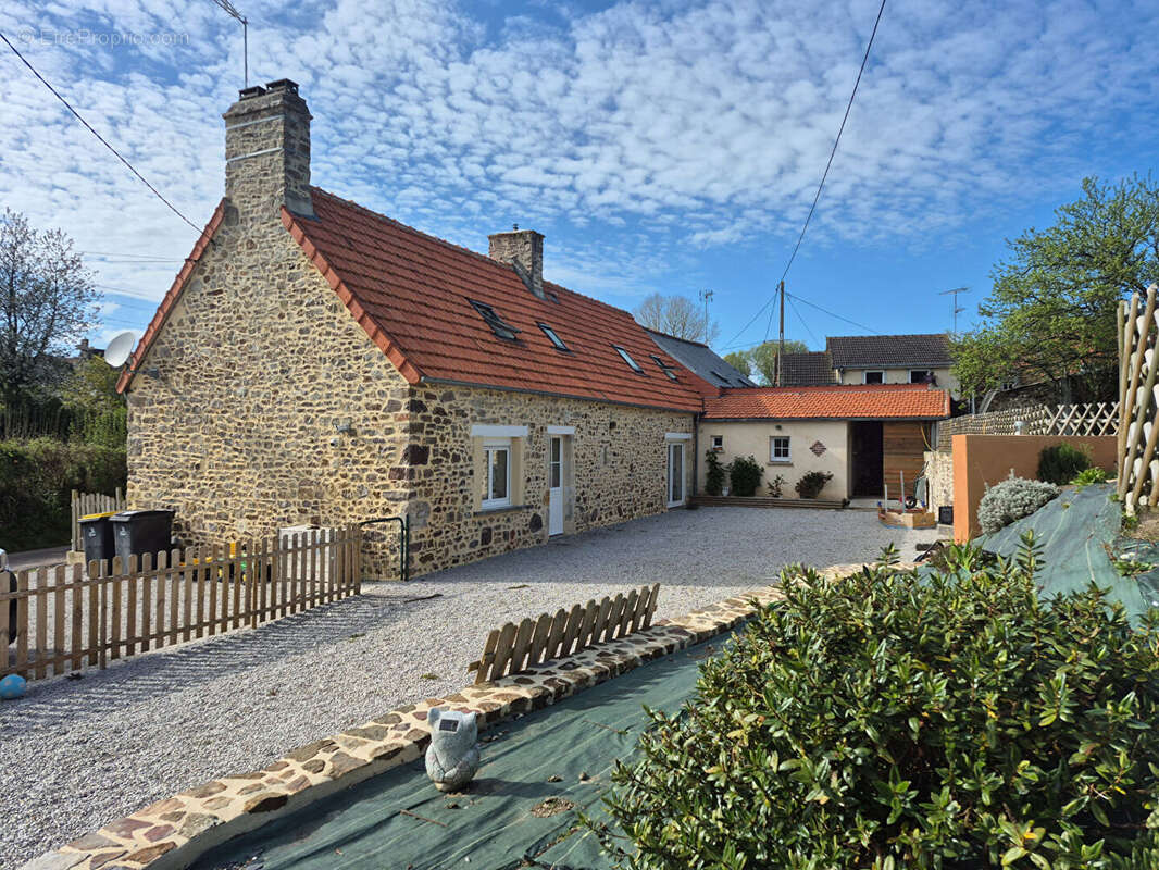 Maison à LESTRE