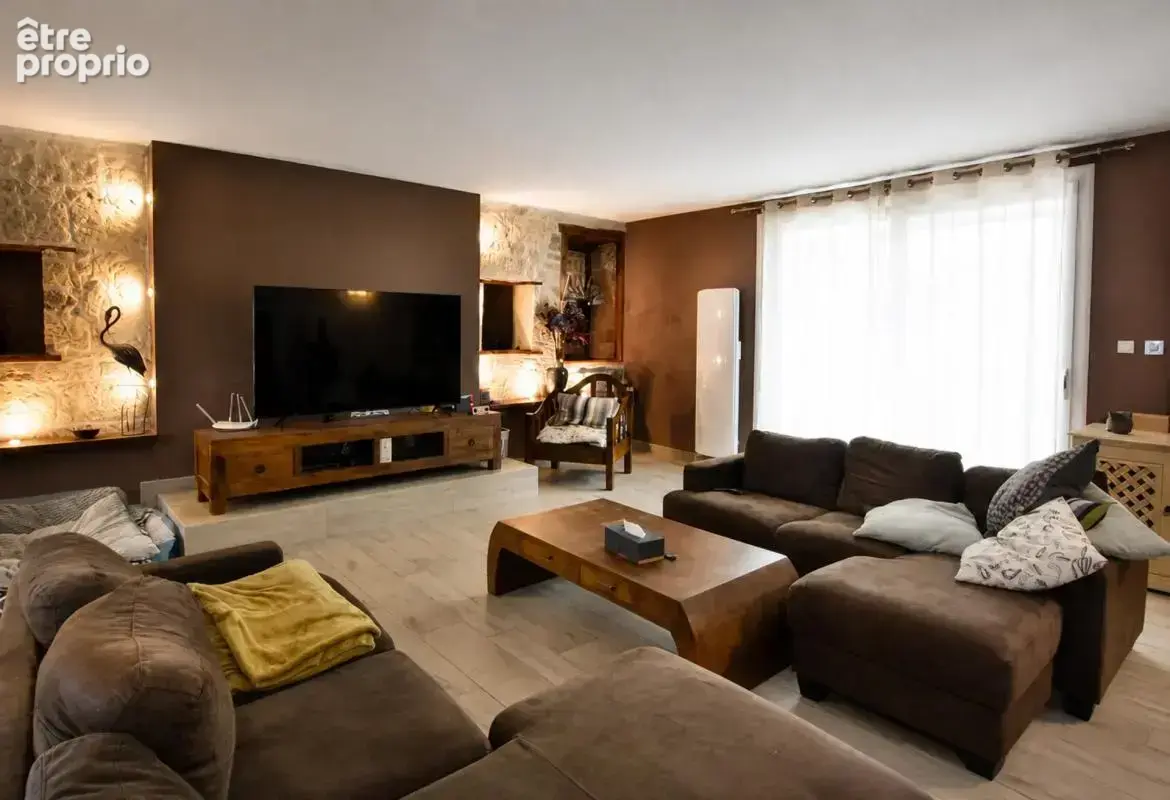 Maison de 8 pièces de 337 m² à La Sauvetat-de-Savères - photo 8