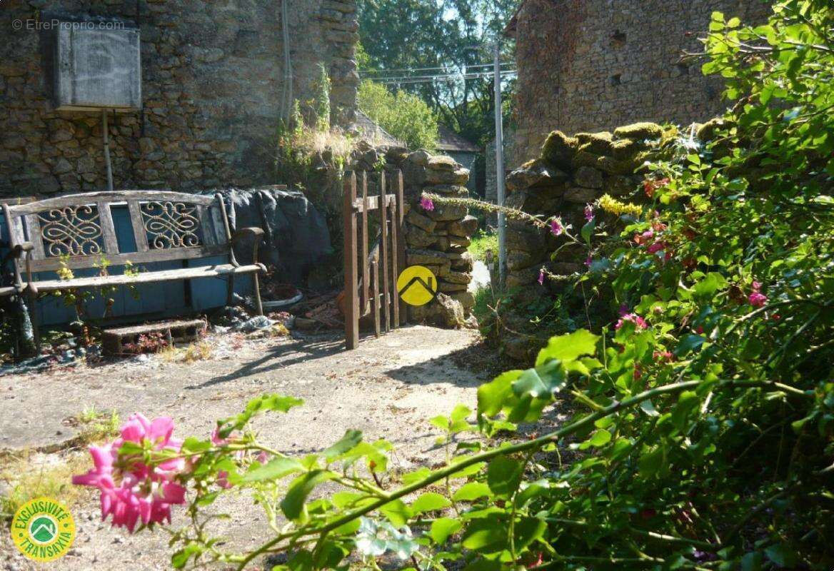 Maison à DUN-LE-PALESTEL