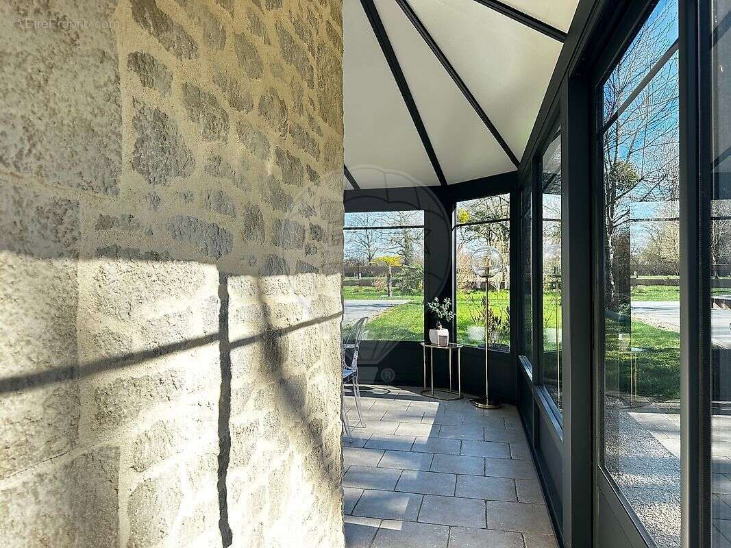 Maison à LA CHAPELLE-HUGON