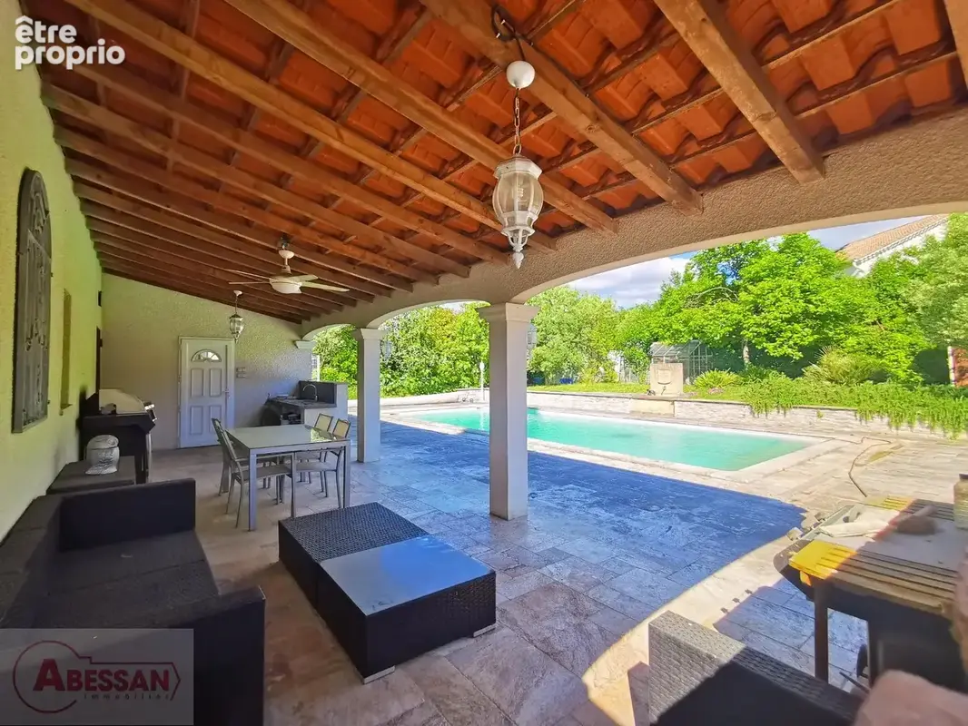 Maison 141 m² à Saint-Privat-Des-Vieux  - photo 2