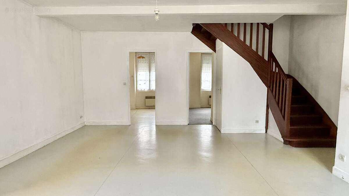 Maison à BONNETABLE