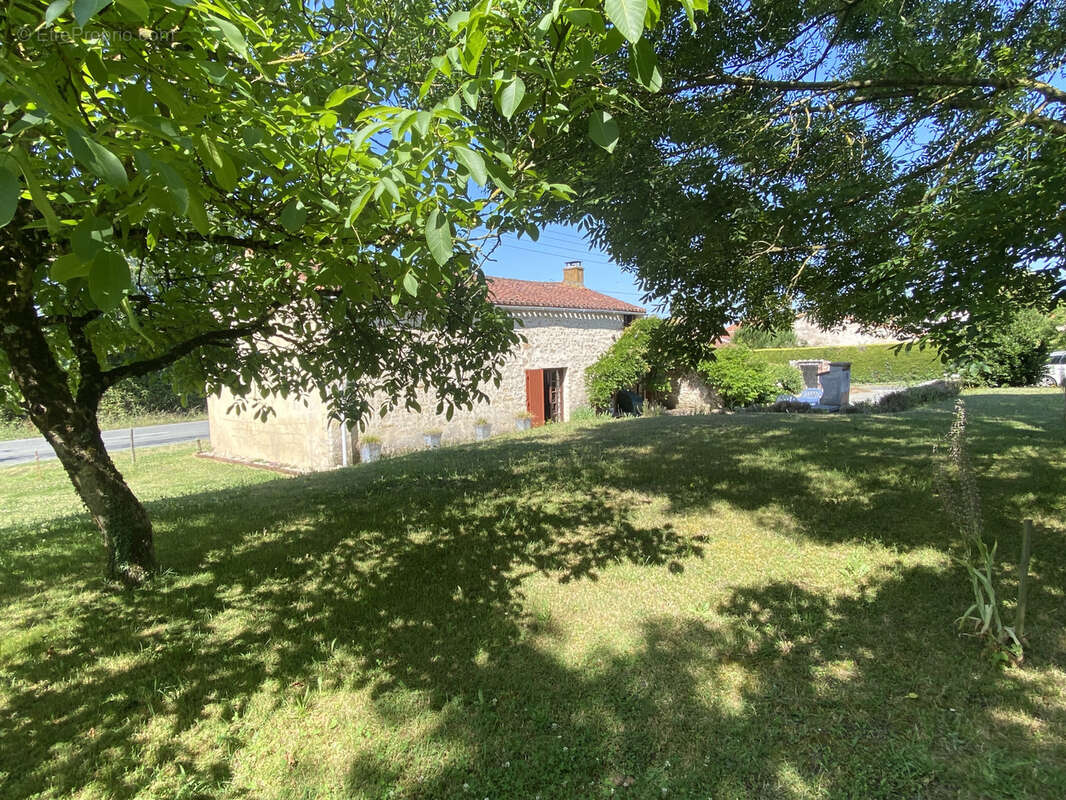 Maison à SAINTE-FLORENCE