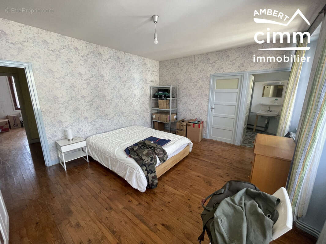 Maison à SAINT-BONNET-LE-CHASTEL