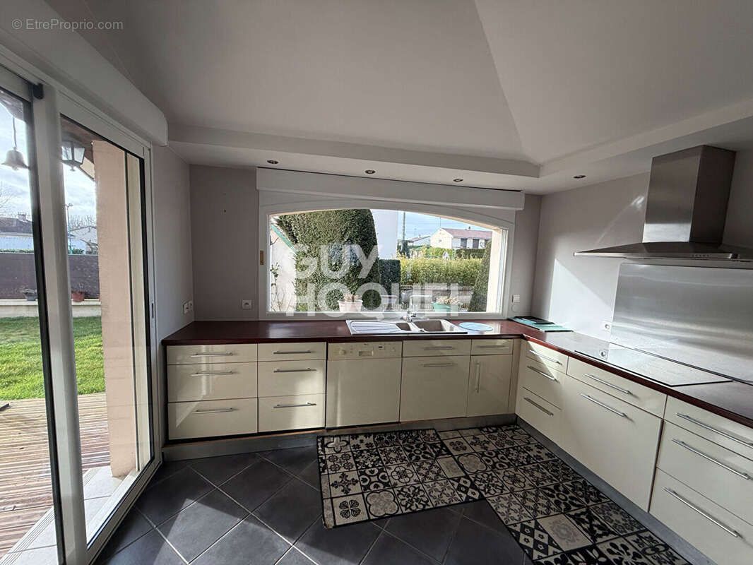 Maison 167 m² à Chevrieres  - photo 4
