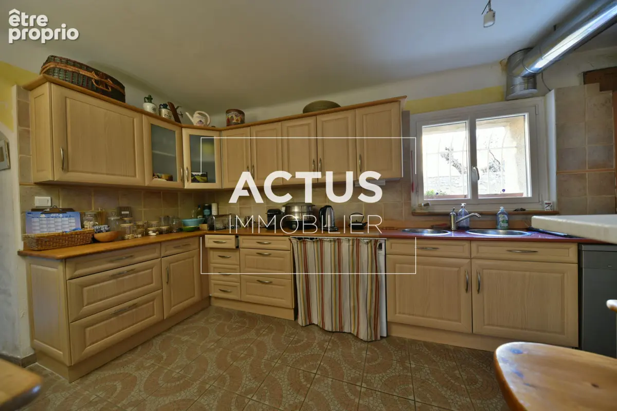 Maison 152 m² à Cornillon-Confoux  - photo 6