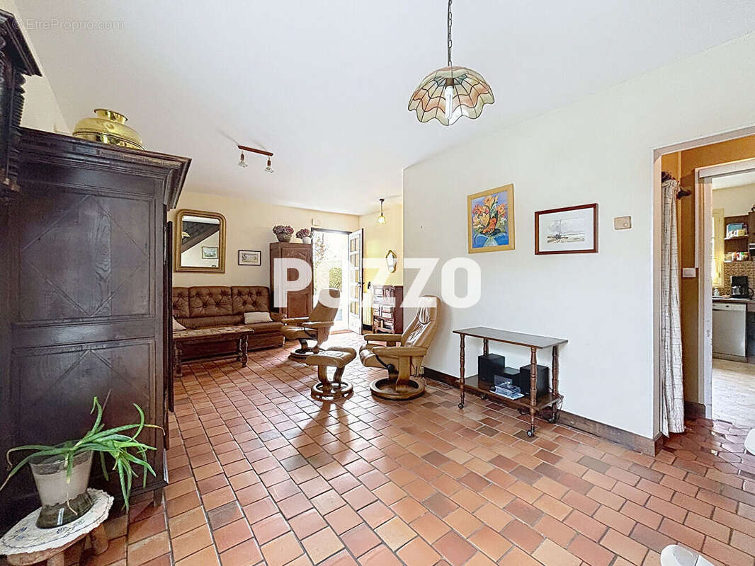 Coutances maison dans Résidence calme, 900 mètres du centre ville, 150 m2 environ, terrain de 900 m² - photo 7