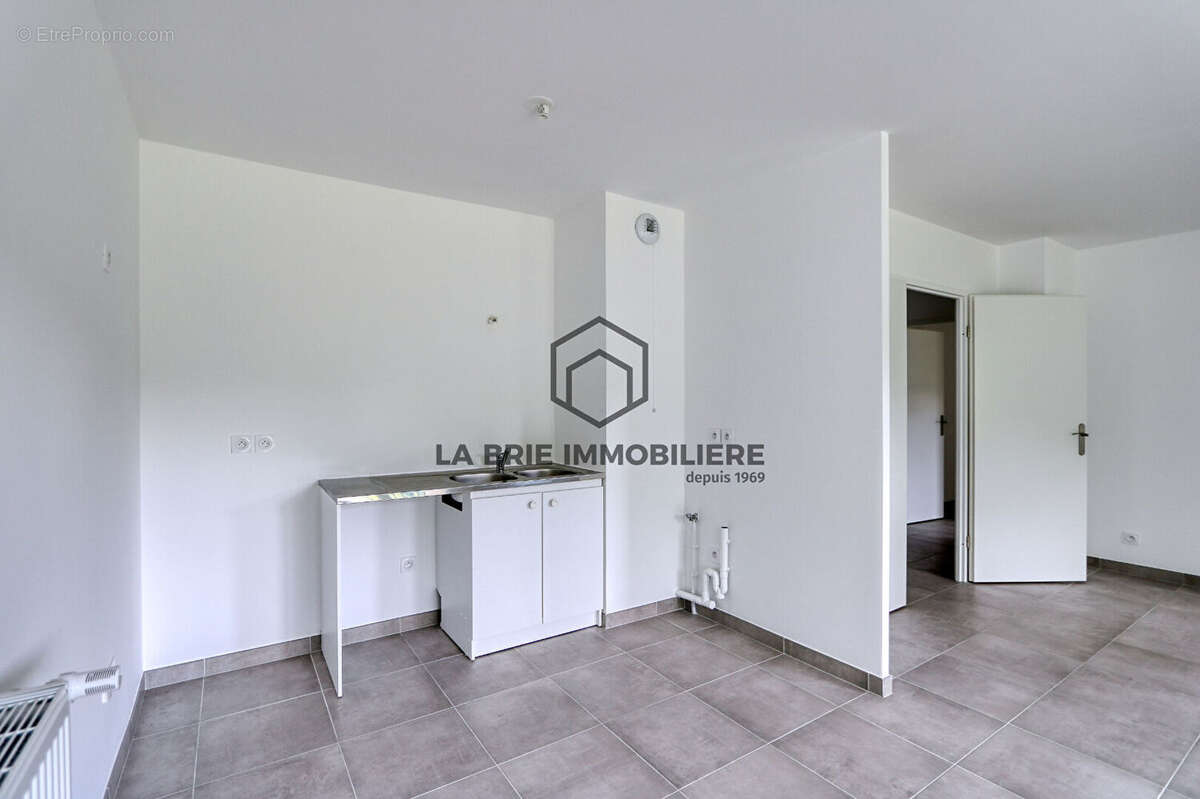 Appartement à EMERAINVILLE