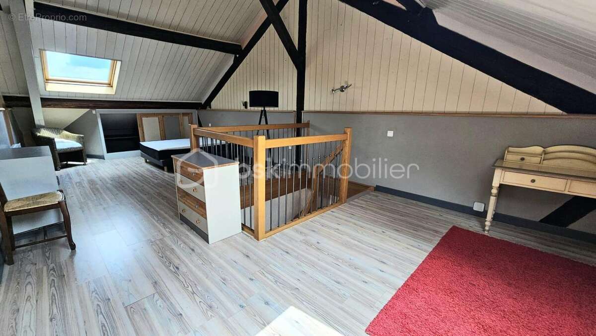 HYPERCENTRE ROANNE SECTEUR GARE – Duplex de caractère 120 m² – 3 chambres – Beaux volumes- Faible charges - photo 8