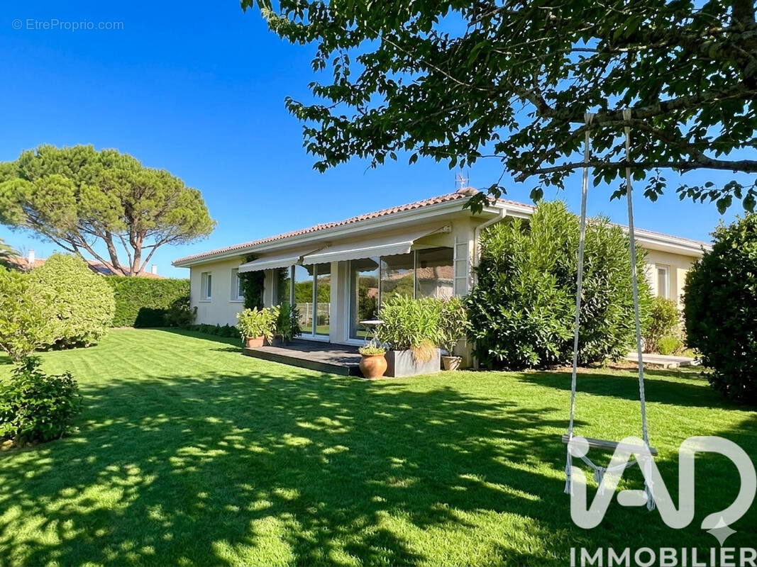 Photo 1 - Maison à ARES