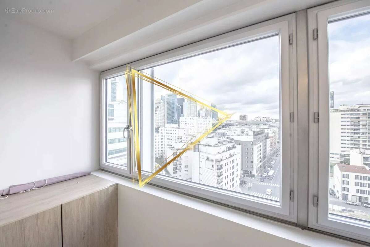 Appartement à COURBEVOIE