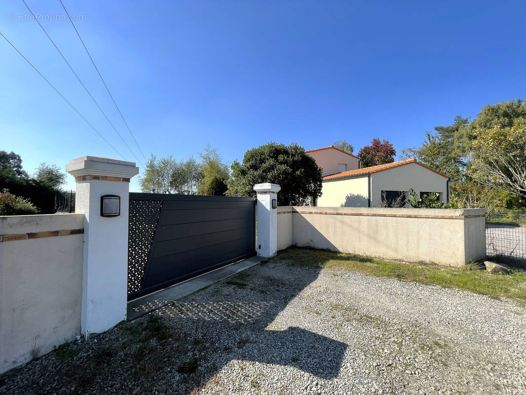 Terrain à LE CELLIER