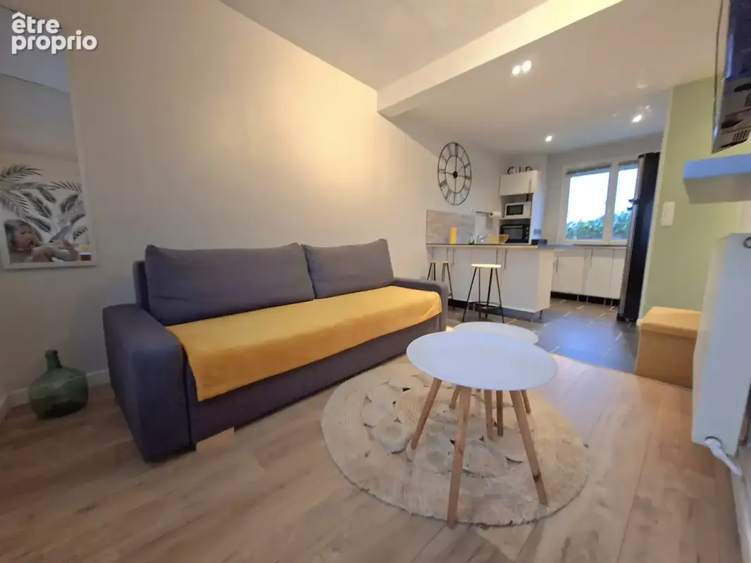 Appartement en duplex vendu meublé - 55.10 m2 hab. - photo 2