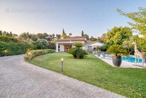 Maison 162 m² à La Colle-Sur-Loup  - photo 2