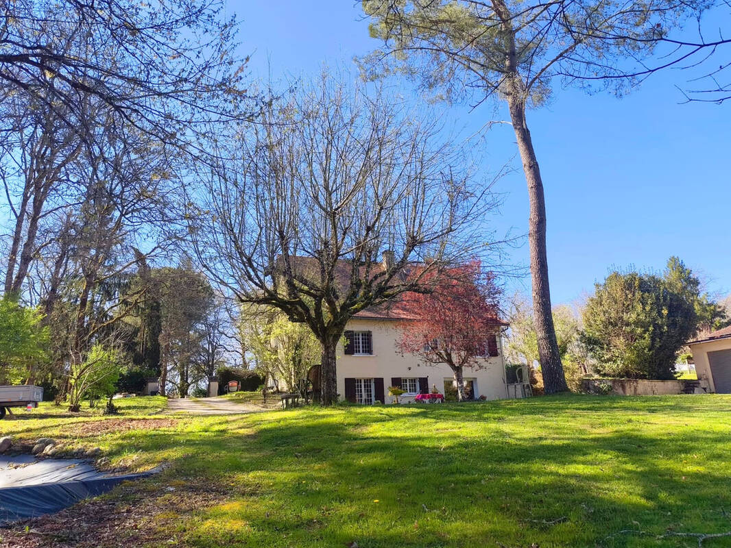 Maison à CHAMPCEVINEL