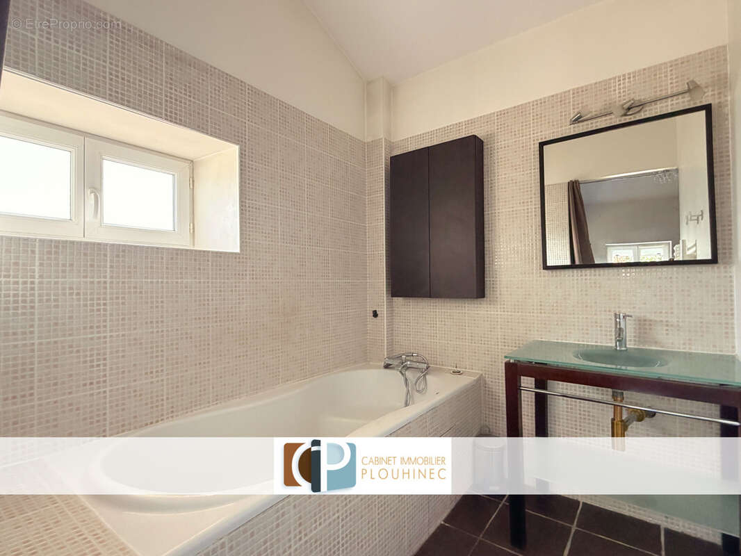 Mâcon : maison 117 m2 proche commodités avec cour intérieure. - photo 7