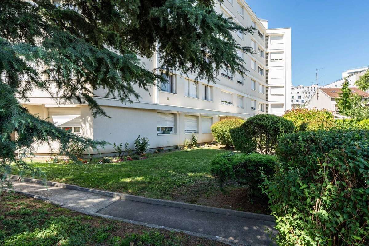 Appartement à COLOMBES