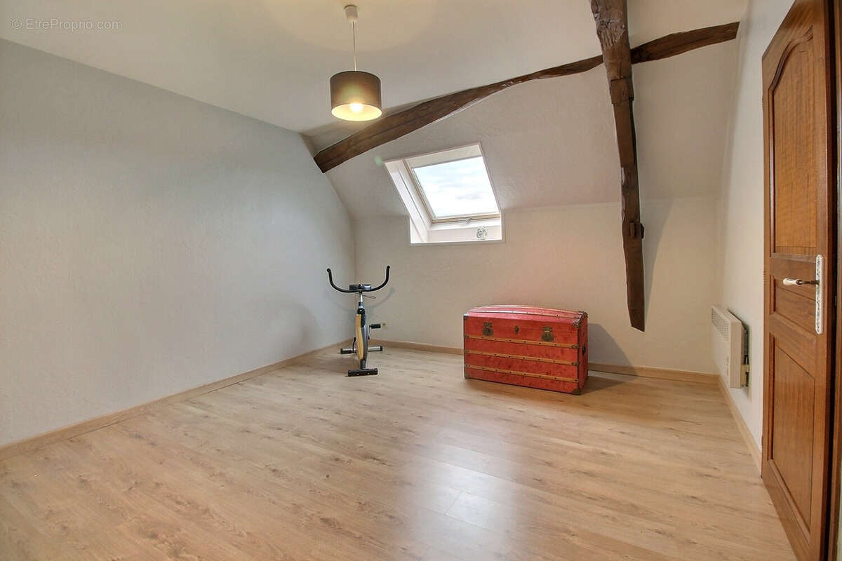 Maison à SAINT-MARCELIN-DE-CRAY