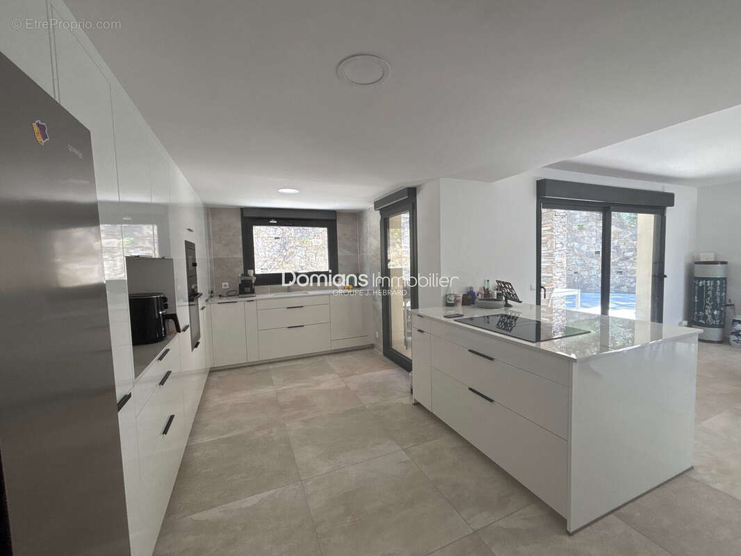 Maison 229 m² à Le Boulou  - photo 6