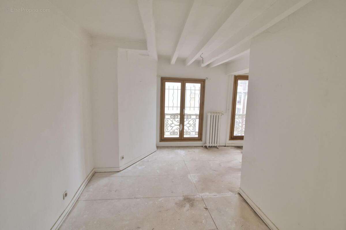 Bel appartement lumineux et plein de charme -  rue blanche PARIS 9ème - photo 4