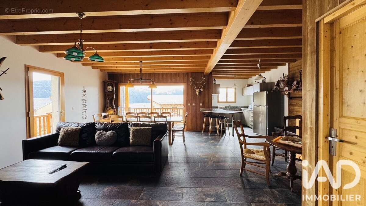 Maison 209 m² à Formigueres  - photo 8