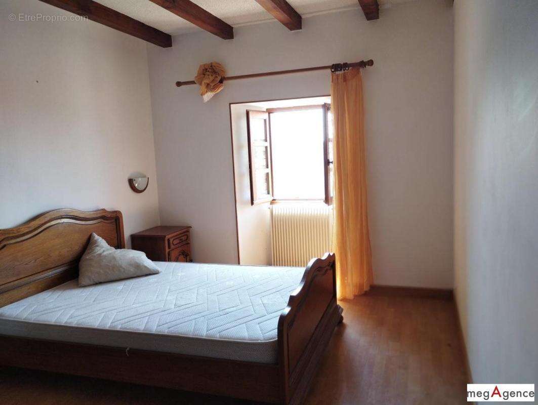 Pelouse – Maison 155 m², 4 ch., jardin - photo 5