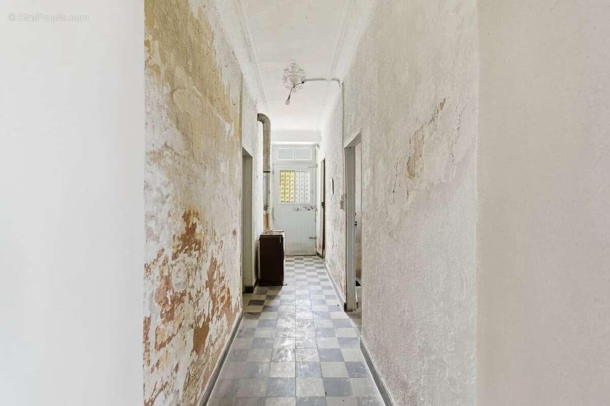 Maison à MOURIES