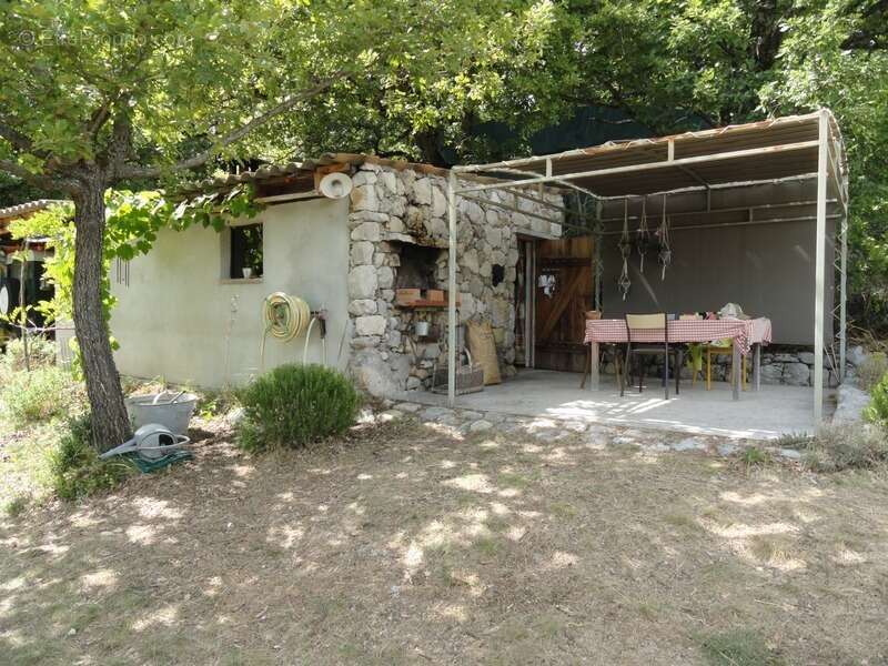 Maison à ENTREPIERRES