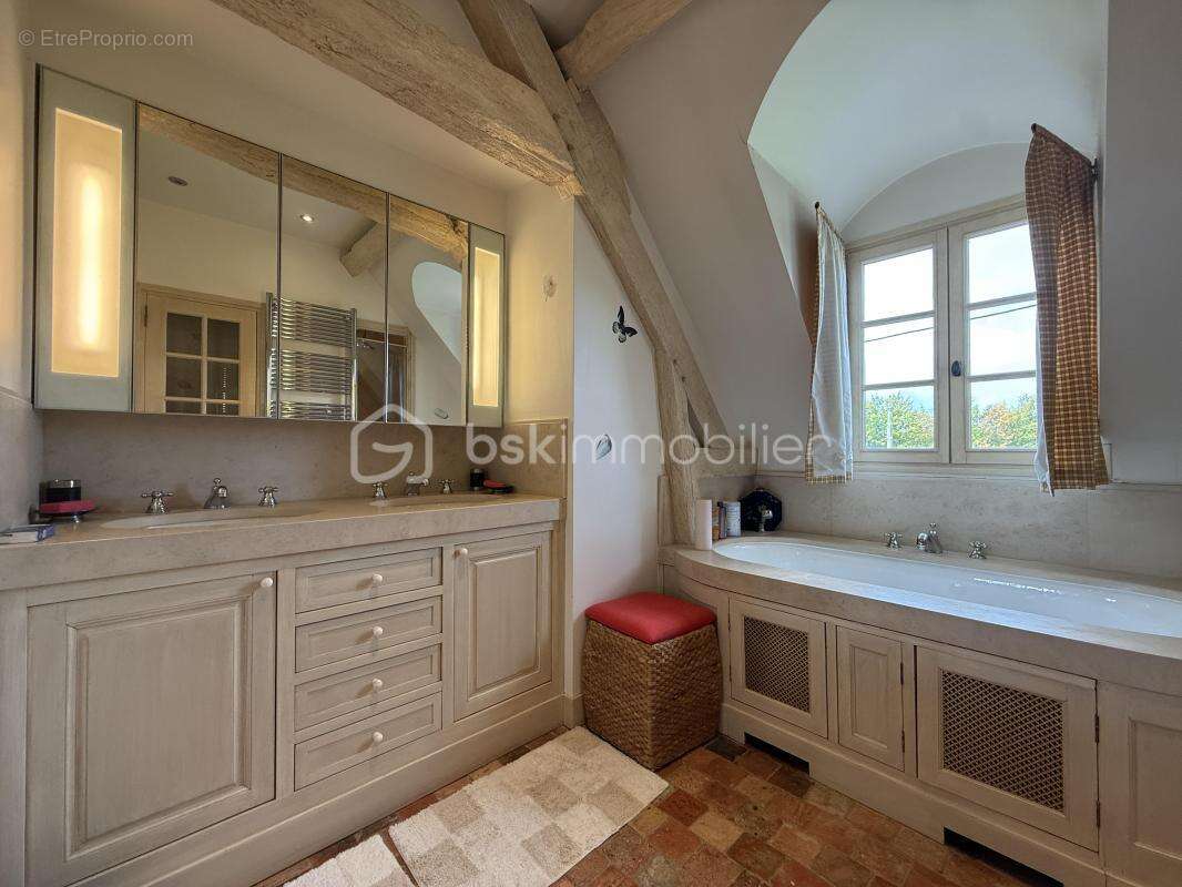 Maison à PONT-L&#039;EVEQUE