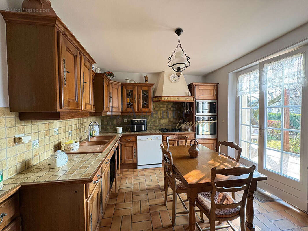 Maison à AVILLY-SAINT-LEONARD