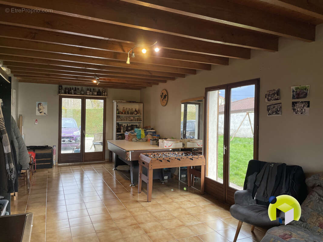 Maison à POLLIAT