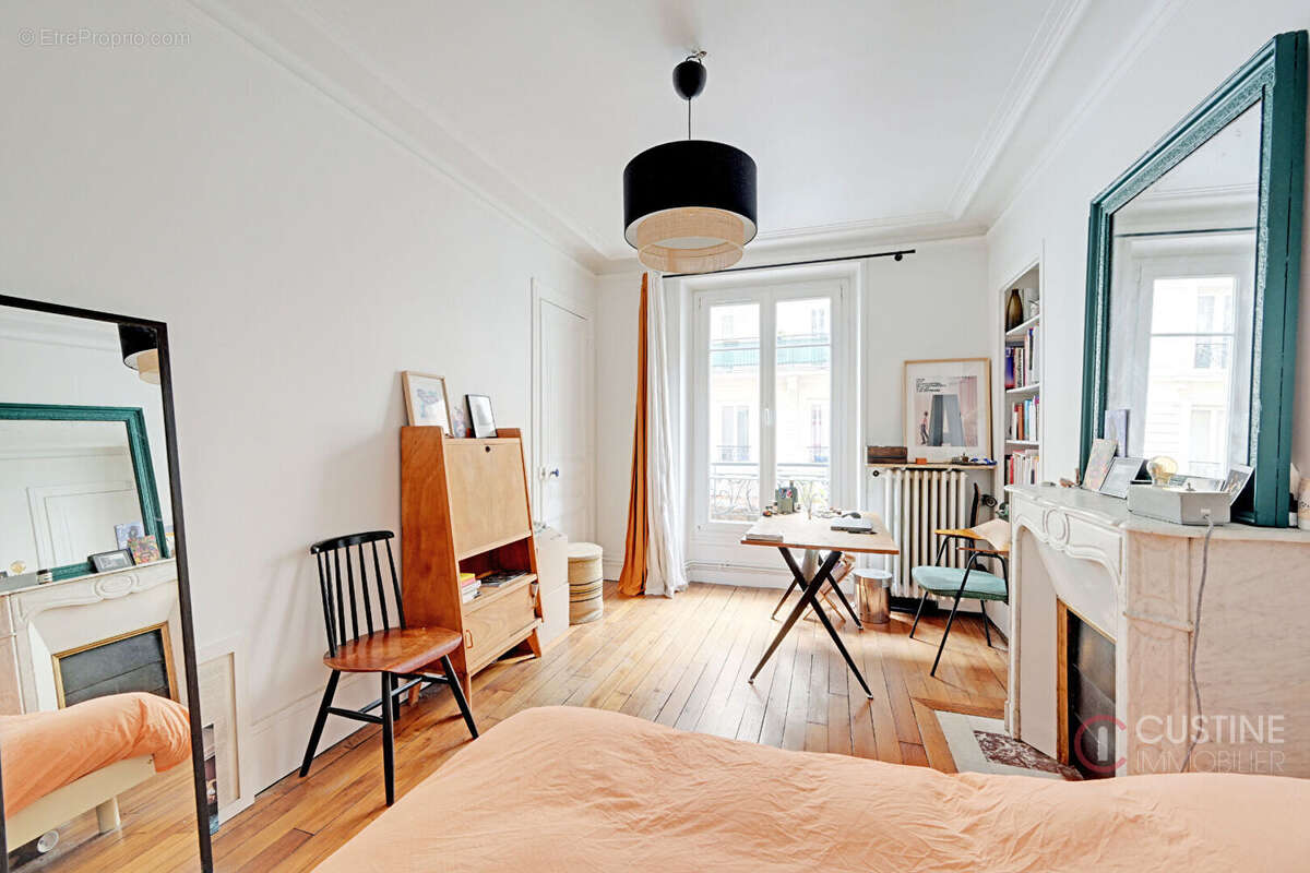 Appartement à PARIS-18E