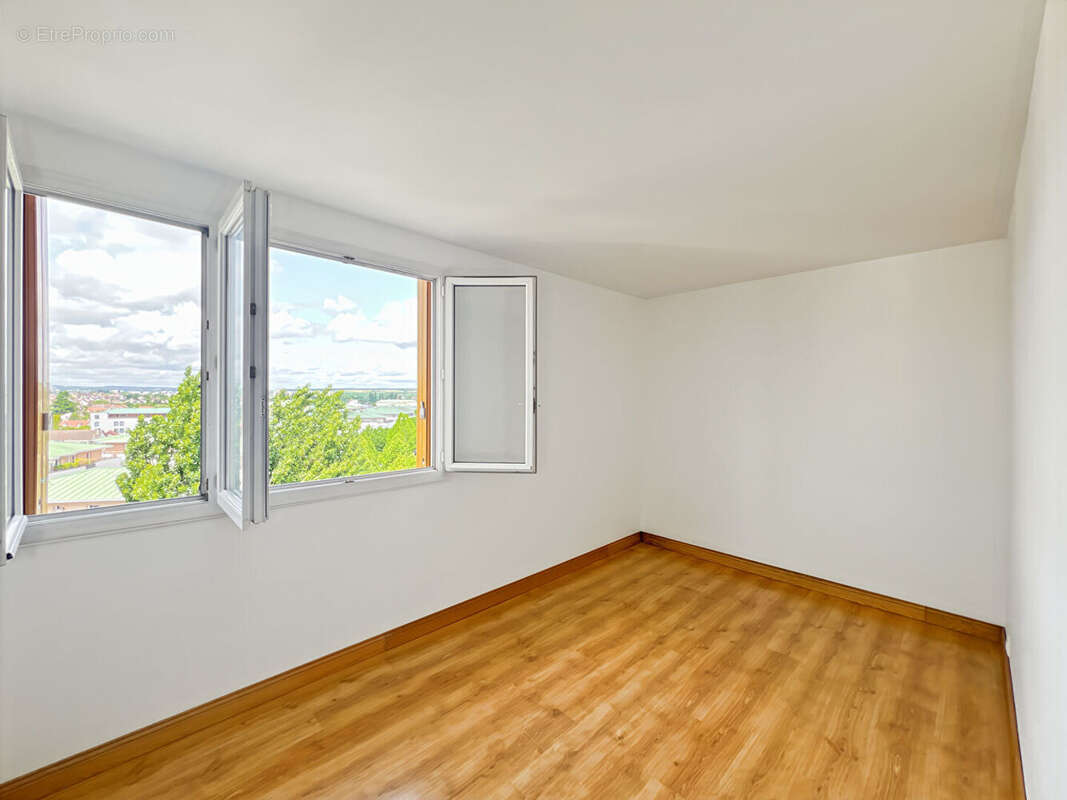 Appartement à MANTES-LA-JOLIE