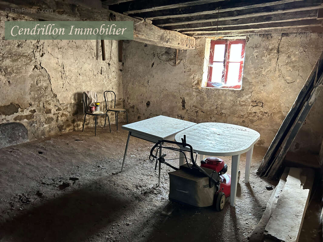 Maison à AZAT-CHATENET