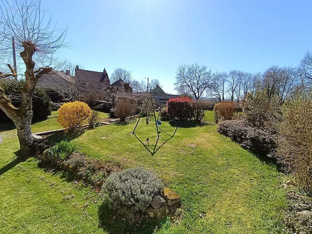Maison à SAINT-PARDOUX-LE-NEUF