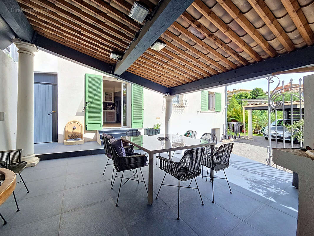 Appartement à VENCE