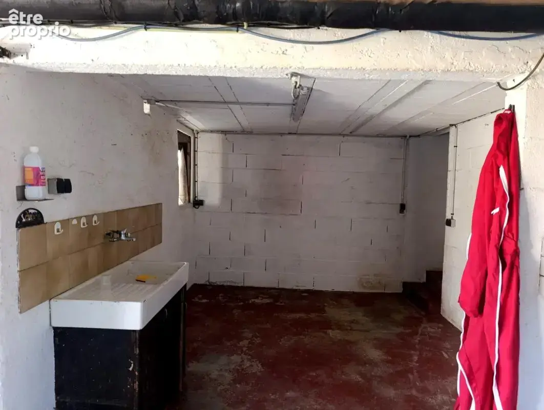 Maison rénovée avec 3 chambres, 1 200 m² de terrain et vue dégagée – Au calme ! - photo 12