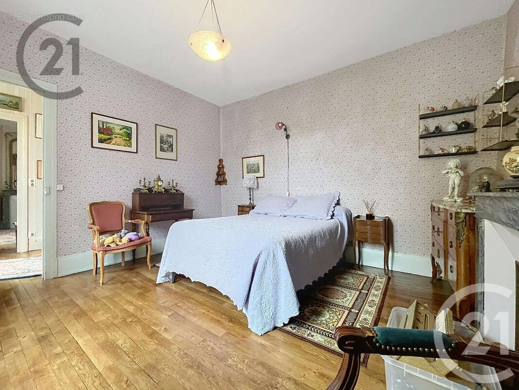 Maison 119 m² à Coulanges-La-Vineuse  - photo 14