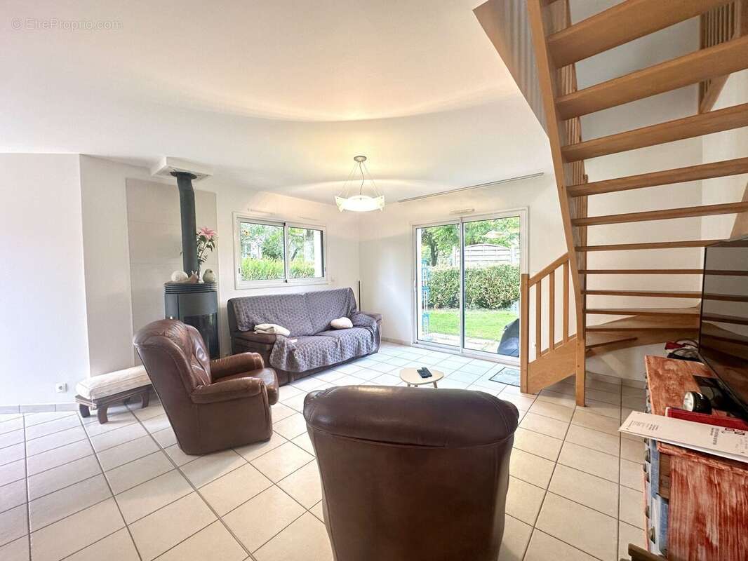 Maison à CHASNE-SUR-ILLET