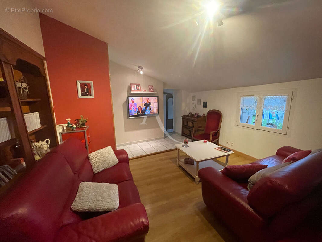 Maison à SAINT-JEAN-D&#039;ANGELY