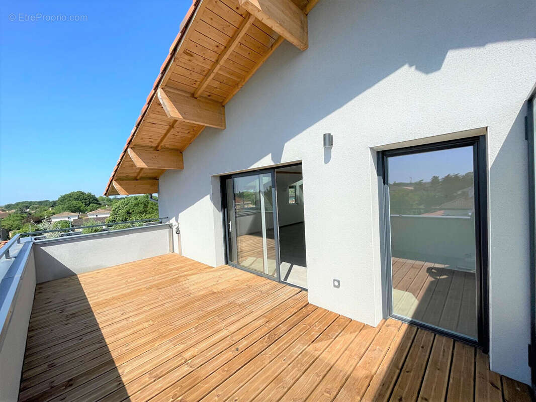 Appartement à CASTELGINEST