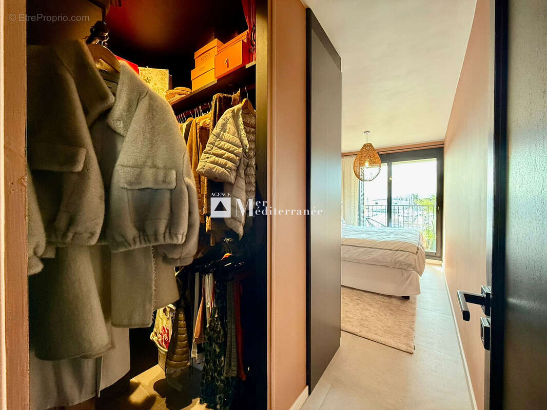 Appartement à COGOLIN