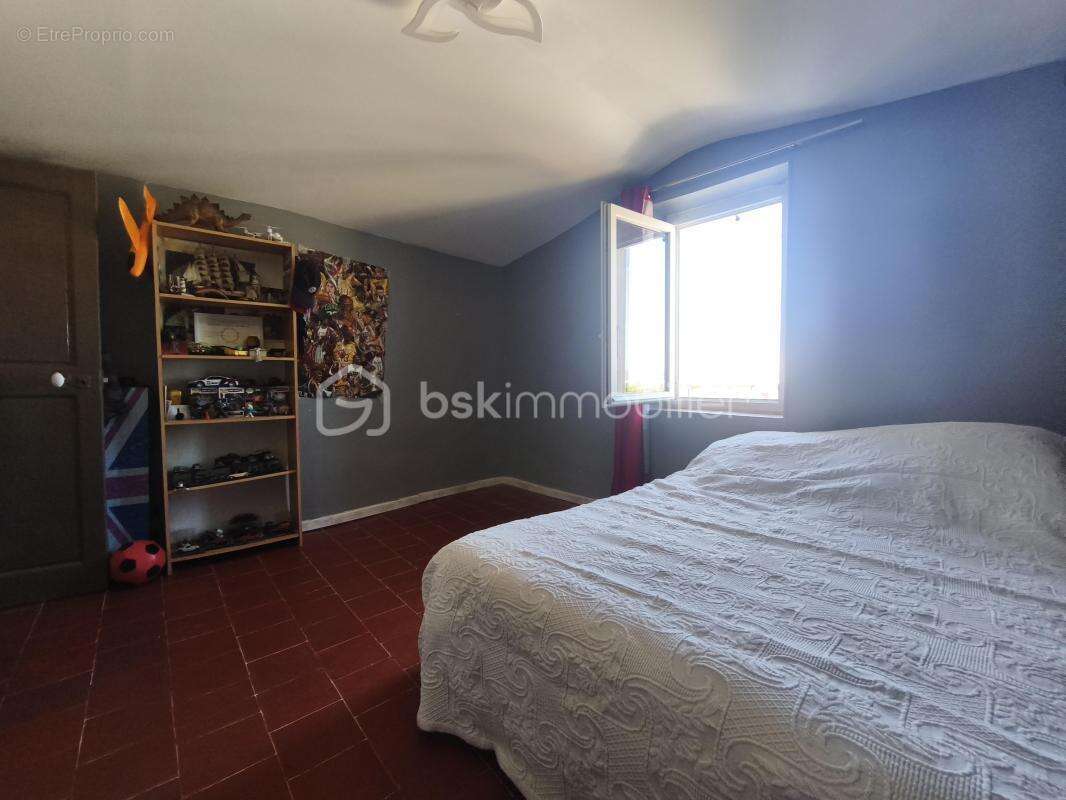 Maison à SAINTE-TULLE