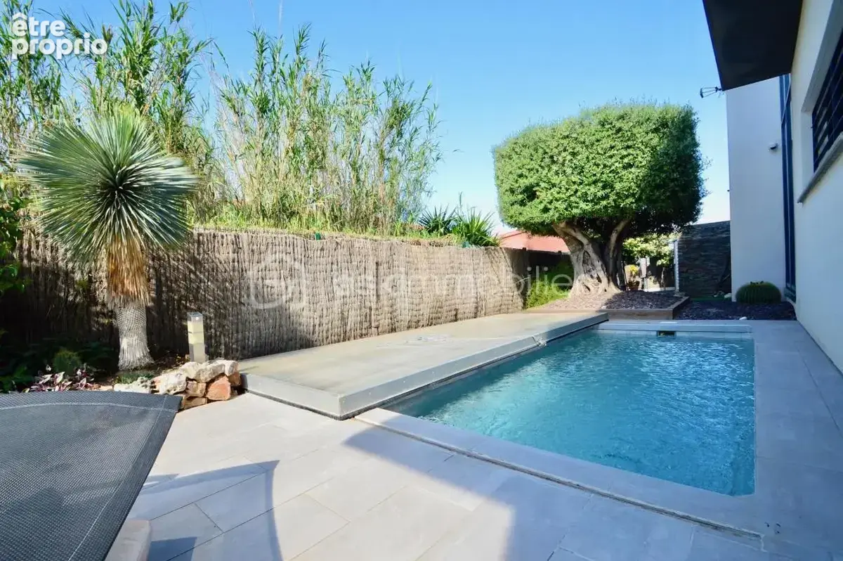 Villa avec garage, terrasse et piscine - photo 3